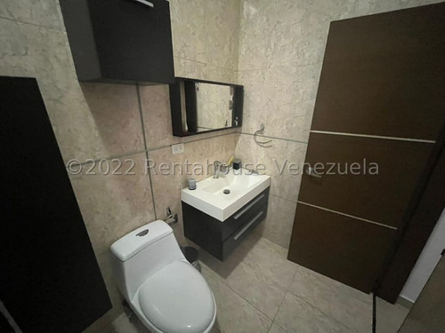 Imagen 10 de 27 de Casa En Venta En Valles De Camoruco Valencia 22-15578 Gerardo Guillén Rentahouse