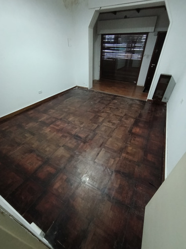 Casa De 2 Dormitorios + Local - Todo En Pb