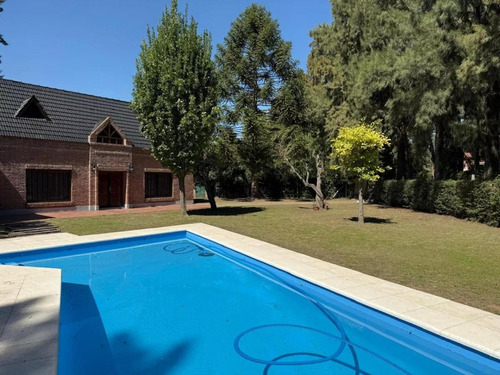 Casa En Venta - 2 Dormitorios 1 Baño - Cochera - 1.500mts2 - San Vicente