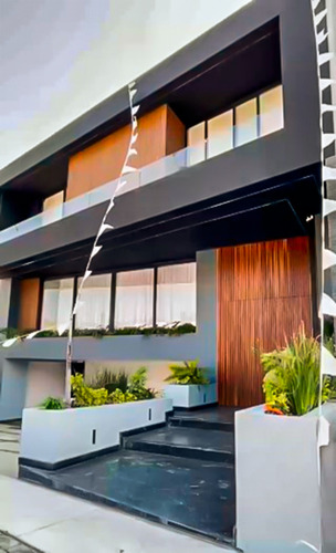 Casa En Venta En Bosque Real Con Tecnología Inteligente Y Acabados De Lujo 4 Recámaras