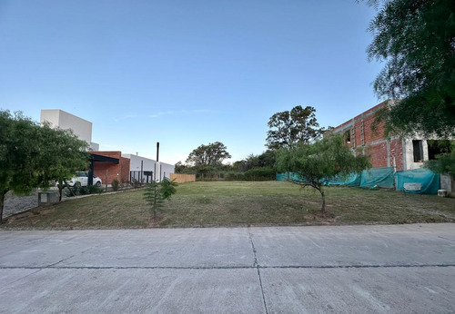 Terreno En Venta En Barrio Piana Valle Escondido