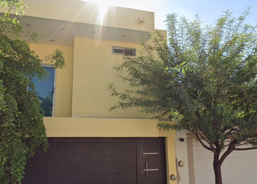 Casa En Venta, Recuperación Bancaria, Col. Jardines Del Bosque, Los Mochis, Sinaloa. Laab2