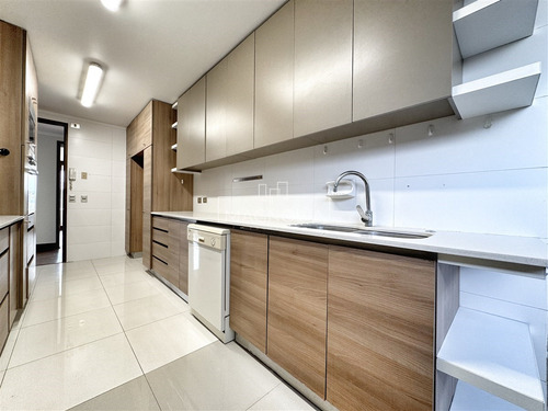 Departamento En Venta De 4 Dorm. En Lo Barnechea