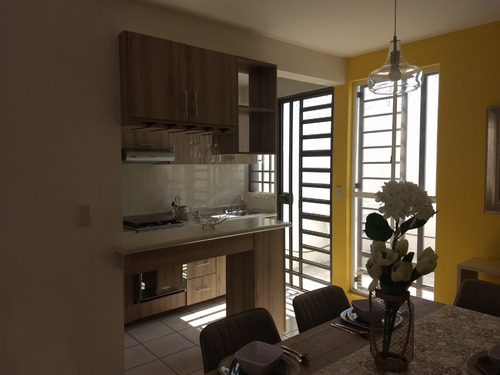 Imagen 2 de 14 de Casa En Fraccionamiento Con Seguridad, Alberca Y Palapa