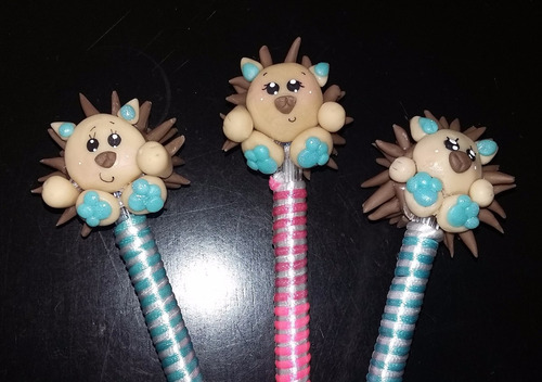 Recuerdito Pluma Decorada Con Erizo En Pasta Francesa Bebe