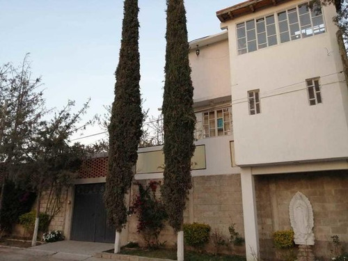 Venta Casa De Campo En Club Campestre De 6 Recamaras! Rahqro