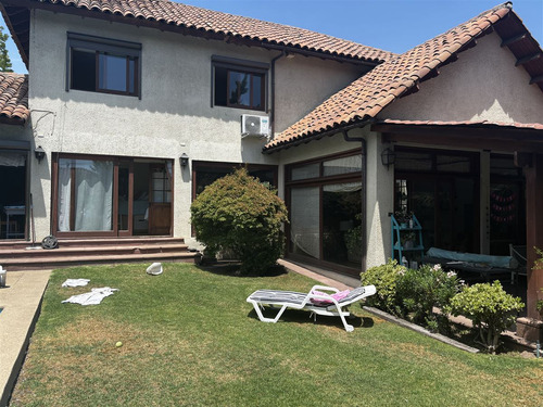 Casa En Venta De 5 Dorm. En Las Condes