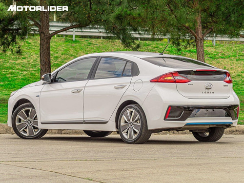 Imagen 3 de 25 de Hyundai Ioniq 1.6 Gdi Hibrido At | Permuta / Financia