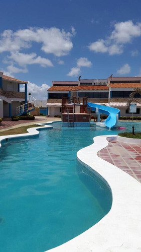Imagen 3 de 7 de Best House Vende Excelente Town House En Isla De Oro