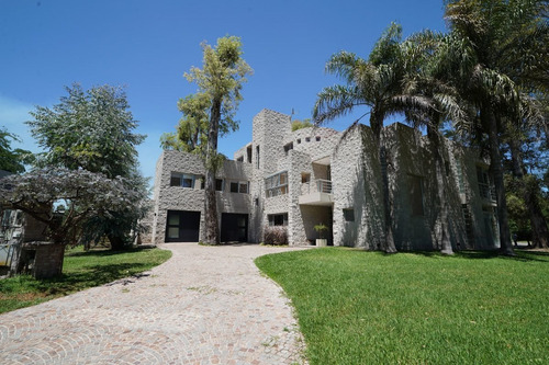 Imagen 2 de 30 de Venta Casa, 5 Amb. Pileta, Parque B Cerrado Casco Leloir