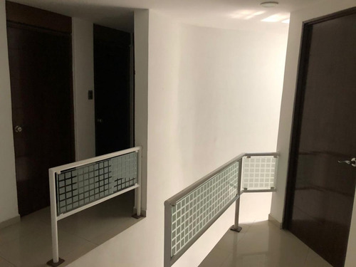 Imagen 2 de 7 de Oficinas En Renta 70m, En Excelentes Condiciones Y Excelente Ubicacion, En Circuito Novelistas A Un Paso Del Periferico