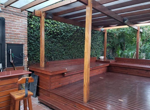 En Ciudad Jardin A Metros De La Estacion Chalet 4 Ambientes Tres Baños Amplio Lote A Metros De La Plaza Del Avion F: 4544