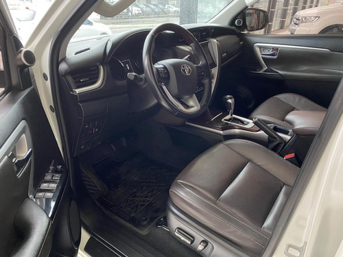 Imagem 10 de 13 de Hilux Sw4 Srx 4x4 2.8 Tdi 16v Dies. Aut.