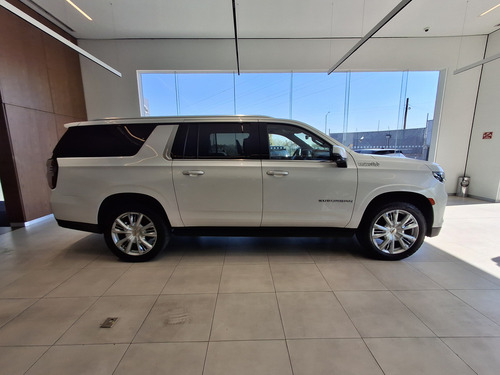 Chevrolet Suburban HIGH COUNTRY 5.4L 4X4