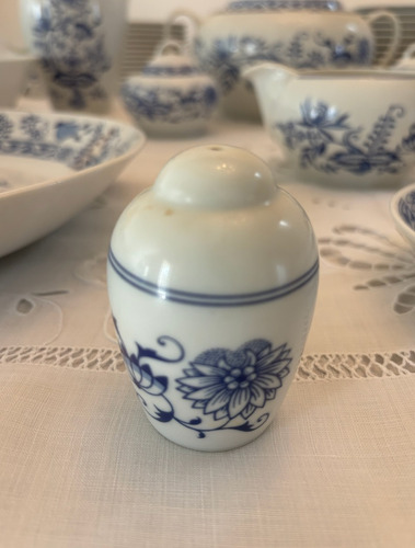 Juego De Vajilla Thun - 119 Piezas De Porcelana Azul Modelo De La Cebolla (Usado)