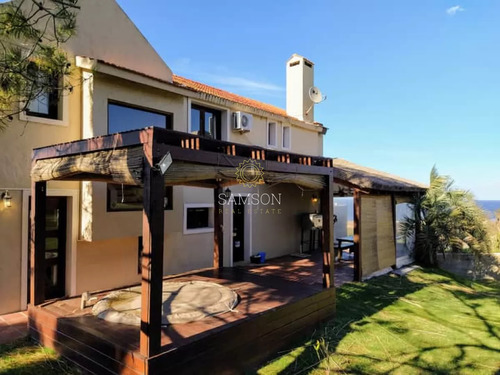 Casa De 4 Dormitorios Con Vista Al Mar En Venta Punta Del Este 