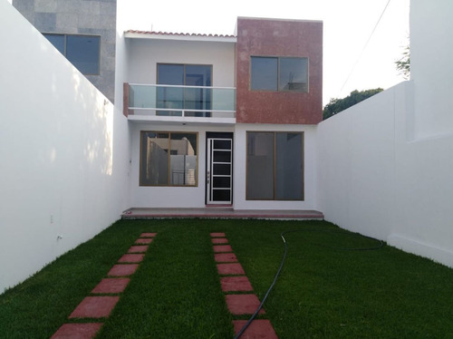 Imagen 1 de 15 de Vendo Casa De Dos Niveles En La Col. Gabriel Tepepa Cuautla