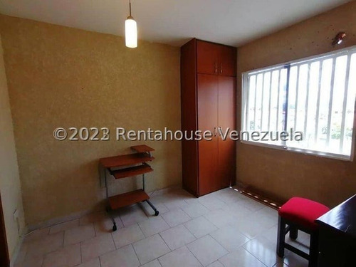 En Venta Acogedor Y Confortable Apartamento Tipo Estudio, Maritza L. Luminoso, Ventilado, Con Agradable Vista Panoramica, 2 4 6 3 4 1 Cuenta Con Sala De Fiesta.