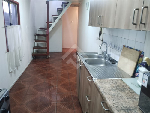 Vendemos Casa De 5d, 2b Con Excelente Ubicación En Valdivia