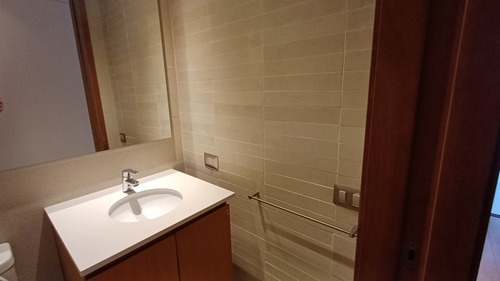 Amoblado / 2 Dorm + Escritorio + Servicios /metro Alcántara