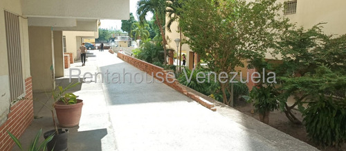 Marcos Gonzalez Vende Amplio Apartamento Zona Oeste Barquisimeto - Lara #25-23347