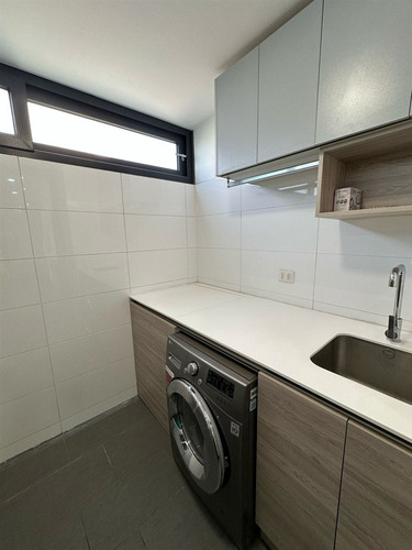 Departamento En Arriendo De 2 Dormitorios En Las Condes