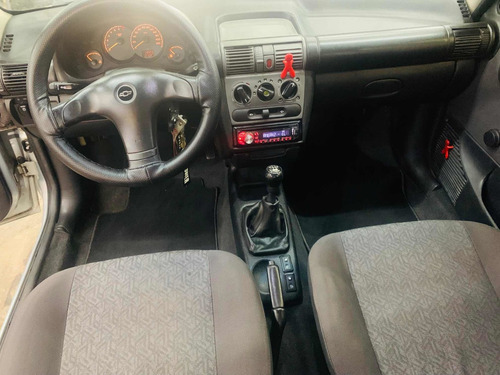 Imagen 8 de 17 de Chevrolet Corsa Classic 2008 1.6