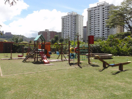 Ms: 25-8836 Se Vende Amplio E Iluminado Apartamento En Planta Baja, En Los Samanes. A=230m2, 3h, 3b, 3p.