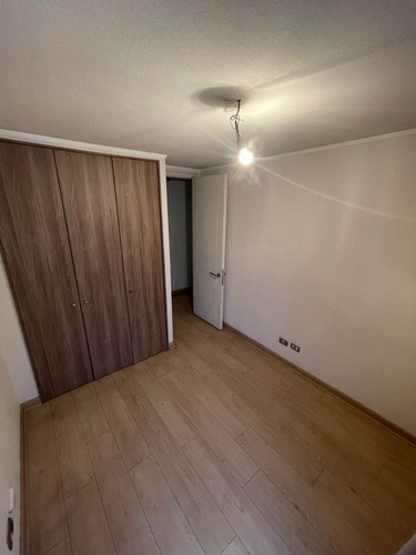 Se Vende Amplio Departamento En Ñuñoa Con Estacionamiento Y