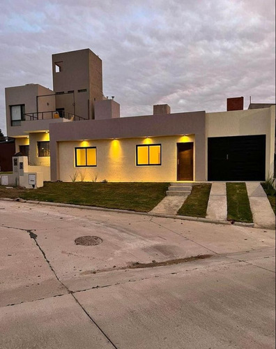 Venta Casa 3 Dorm Miradores De Manantiales 2