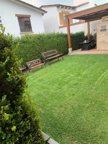 Casa En Condominio En Venta En Olivar De Los Padres!!