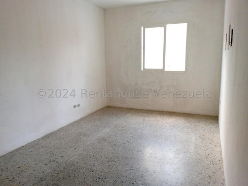 Casa Quinta,calle Cerrada De Dos Niveles 24-19753