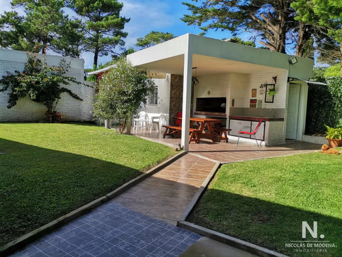 Casa En Venta , 2 Dormitorios + Dependencia, Excelente Ubicación