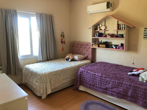 Casa 5 Ambientes En Alquiler. El Centauro