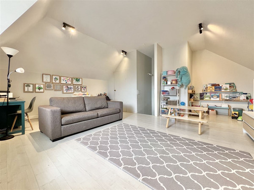 Remodelada: Colegio Cumbres / Las Flores