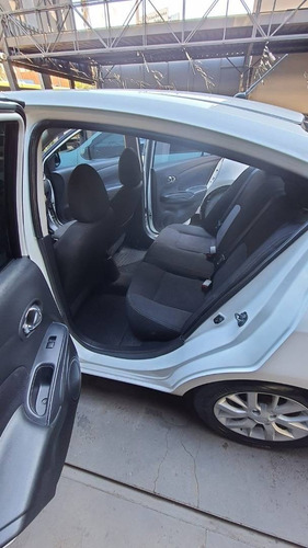 Imagem 12 de 13 de Nissan Versa