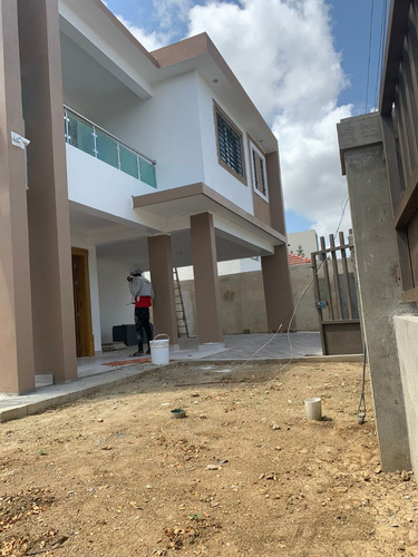 Imagen 8 de 29 de Casa Nueva En Proyecto Cerrado
