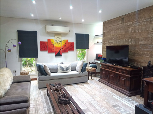 Casa En Venta En Fincas De Maschwitz - 6 Ambtes C/pileta - 254 M2