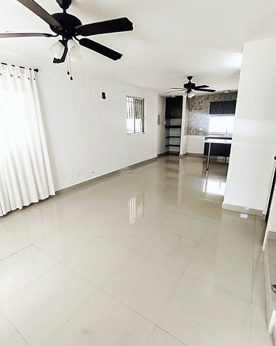 Imagen 2 de 14 de Casa En Venta Hacienda Santa Clara/ Pedro Infante Cumbres
