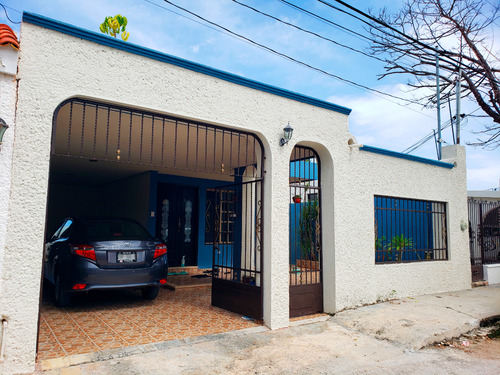 Casa En Venta, 5 Recamaras En Prado Norte, Mérida