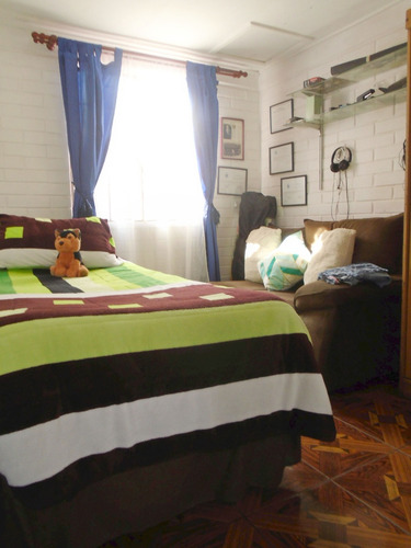 Casa Acogedora 3d. 1b 1e. Construcción Sólida.