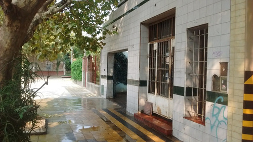 Morón Centro-dueño-casa Y Local Comercial - Para Reciclar