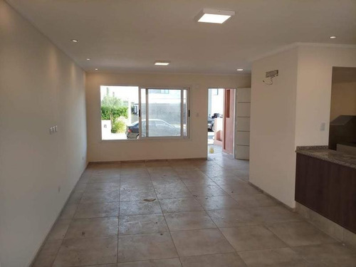 Imagen 3 de 8 de Duplex Casa Miradores De Manantiales Precio Unico
