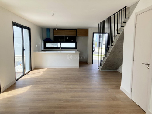 Alquiler Casa 3 Dormitorios Parque Miramar Jardin Parrillero Amenities Seguridad Almadia