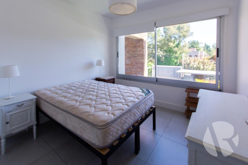 Imagen 5 de 12 de Retasado! Divino Dos Ambientes Con Balcon Terraza Con Parrilla Y Cochera!!