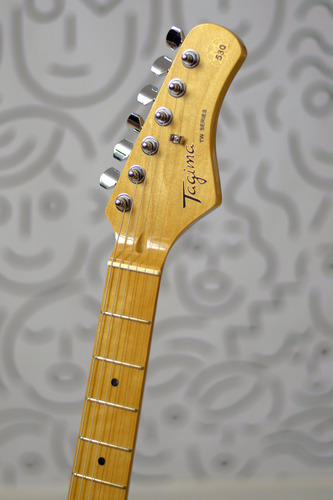 Guitarra Tagima Tg-530 Stratocaster Tw Series Olympic White 3 Singles Escala Em Maple Escudo Artic White Com Palheta