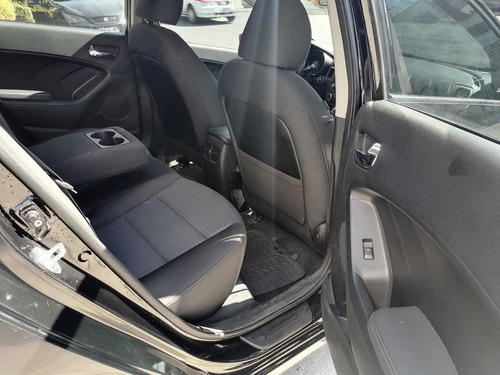 Imagen 9 de 13 de Kia Forte 2.0 Ex At 2018