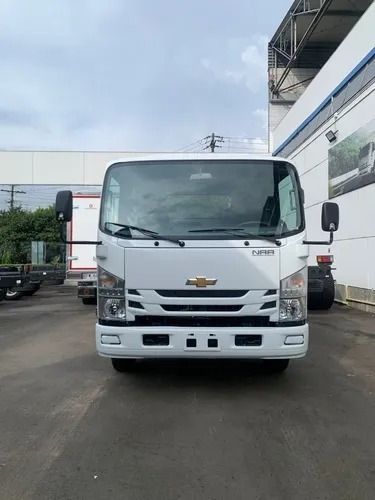 Imagen 10 de 16 de Chevrolet Nrr Diesel 2023