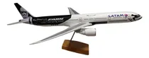Comprar Maquete De Avioes   B - 777-300  Latam  Star Wars  50 Cm