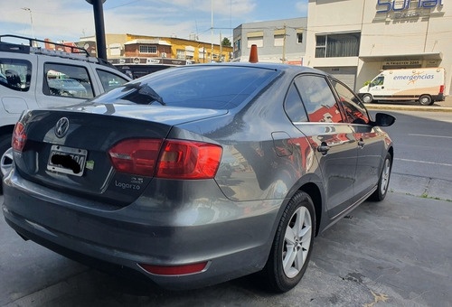 Imagen 2 de 9 de Volkswagen Vento 2.5 Advance Plus 170cv 2014